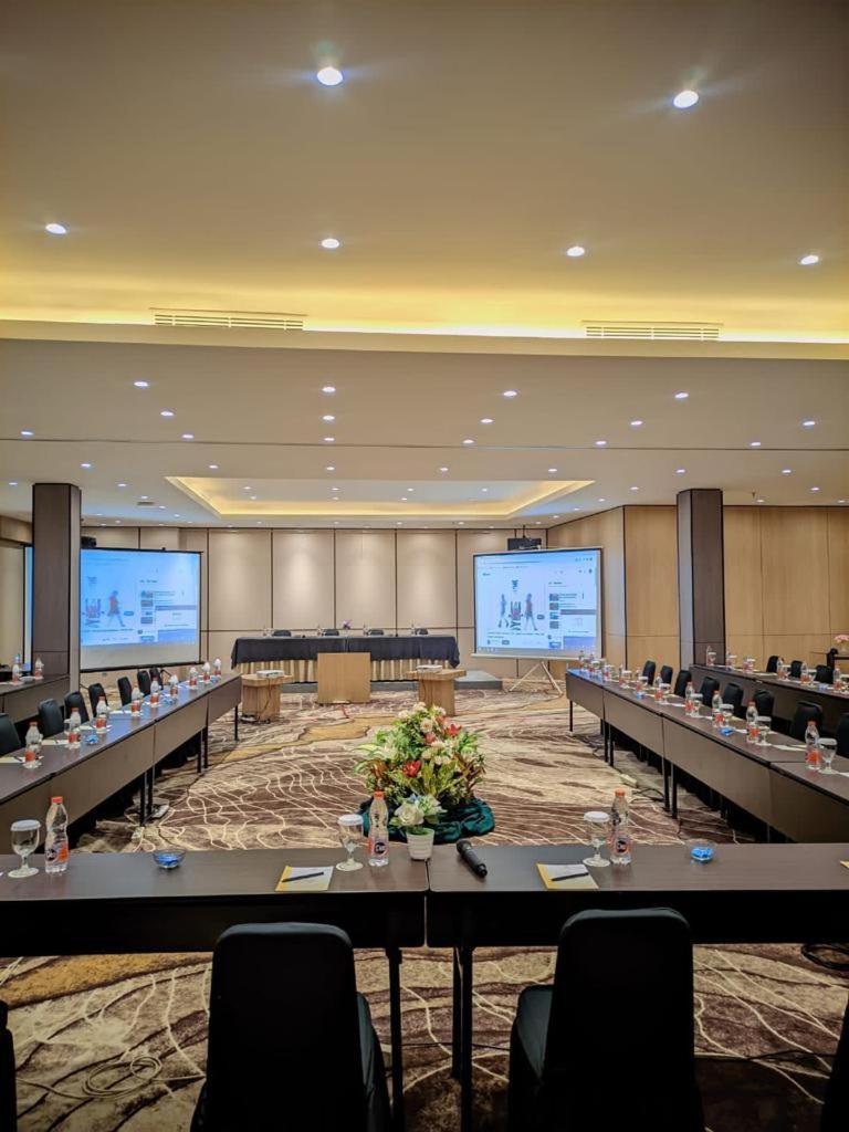 Orchardz Jayakarta Hotel Kültér fotó