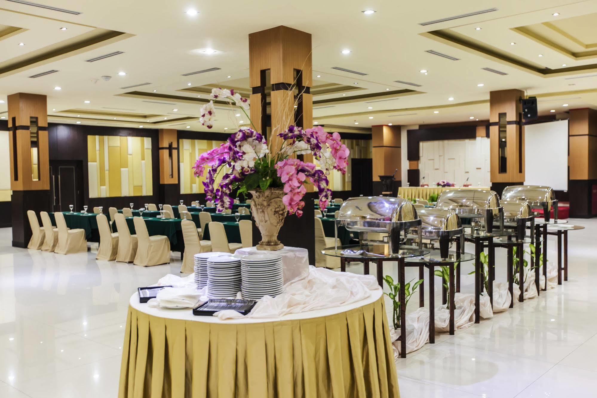 Orchardz Jayakarta Hotel Kültér fotó