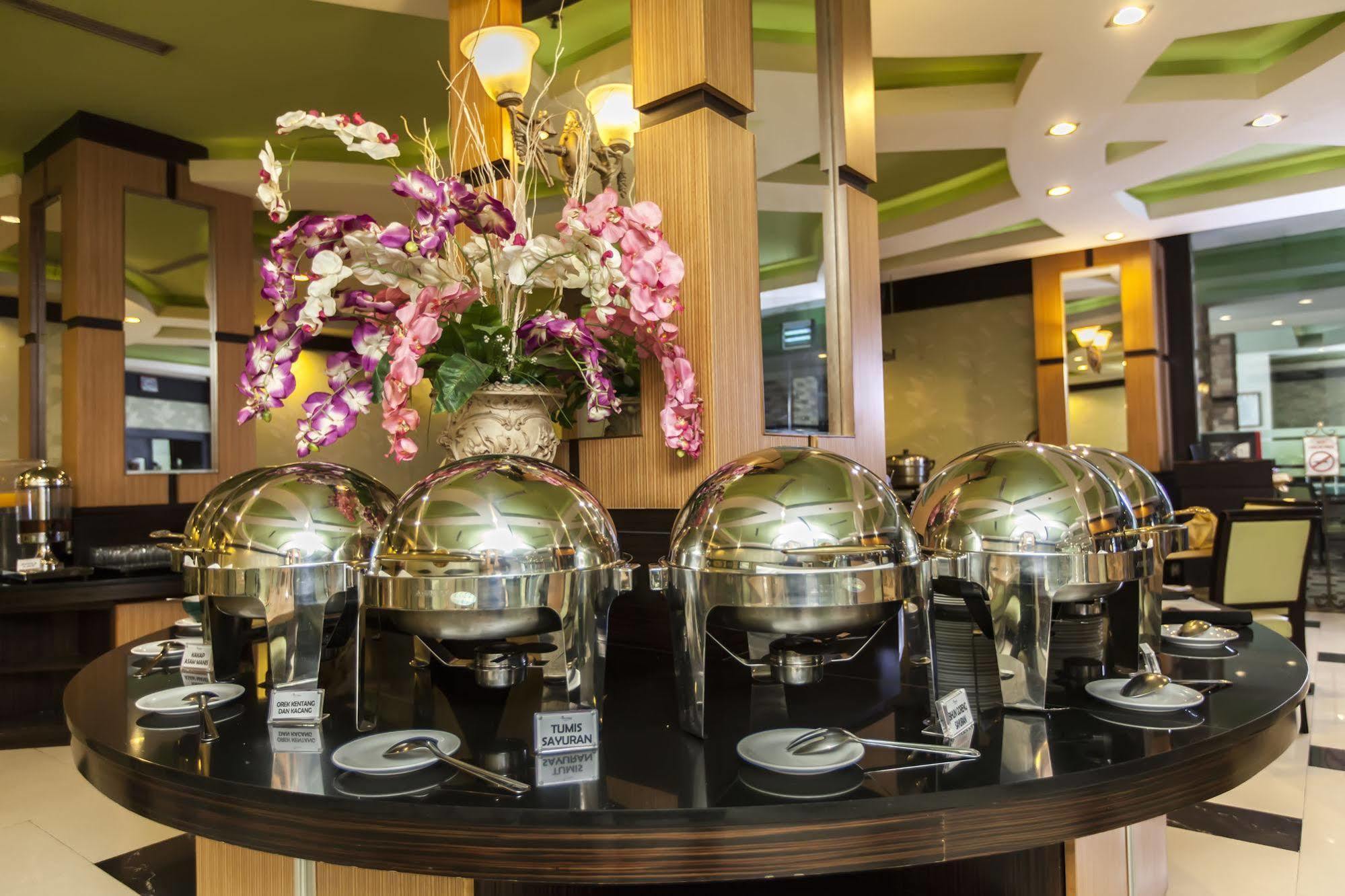 Orchardz Jayakarta Hotel Kültér fotó